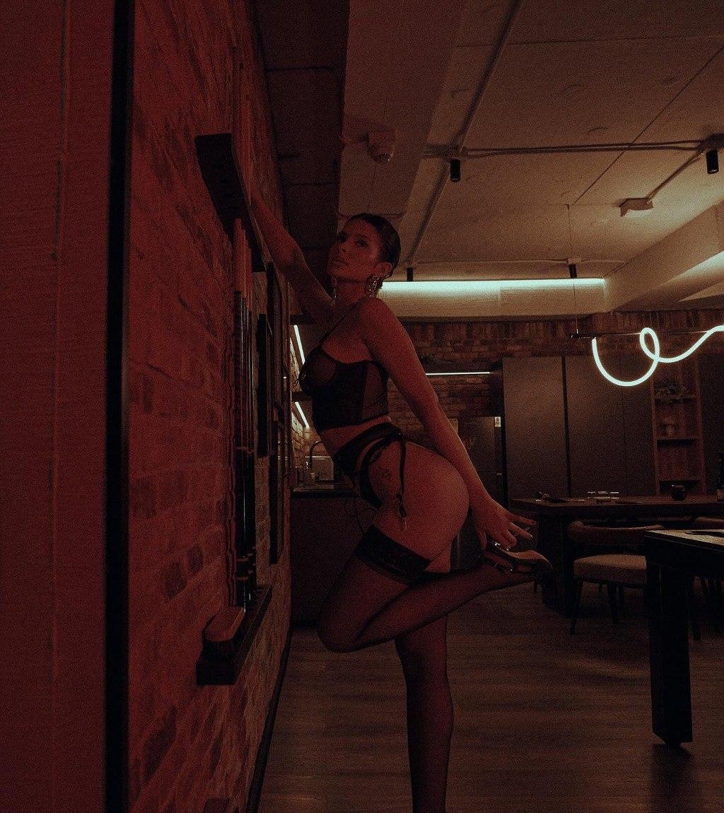 Настя привлекальеная девушка из Кирово-чепецка цена от 4000 руб