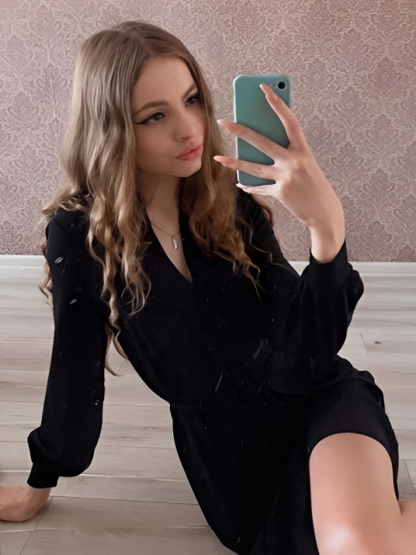 Ксения привлекательная девушка из Кирово-чепецка цена от 3000 руб